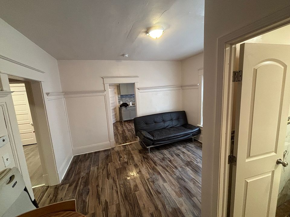 1st image of 121 Heath St Floor 1