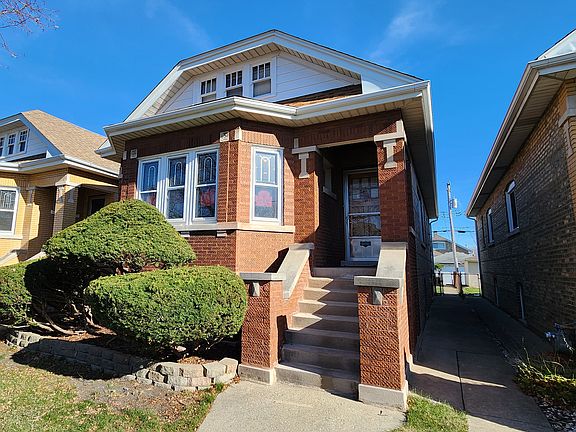 2nd image of 2437 S Oak Park Ave