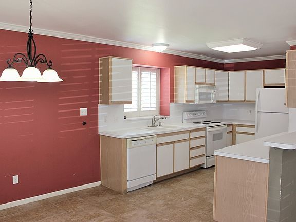 2nd image of 347 Stone Hill Dr APT 3