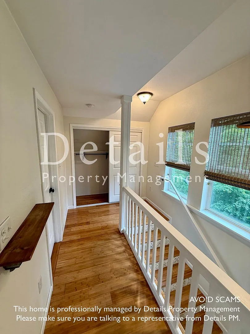 Building Photo - 15373 NE Petterson Rd