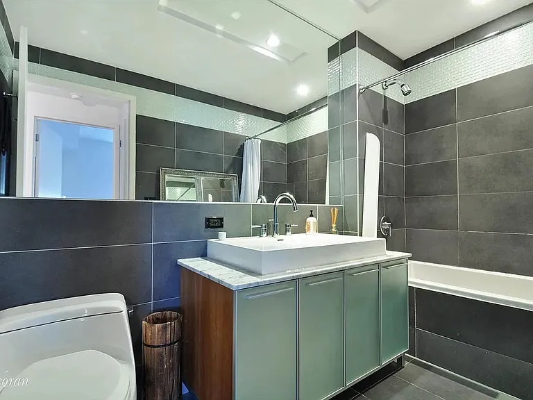 415 Leonard St #6D — Photo 4
