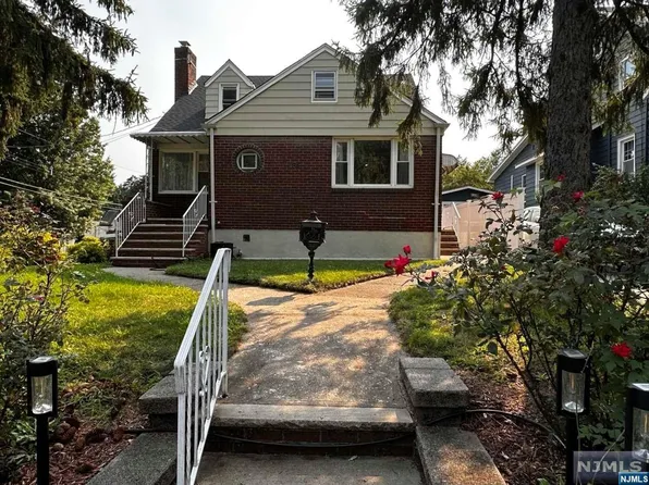 86 Hillside Ave, Teaneck, NJ 07666