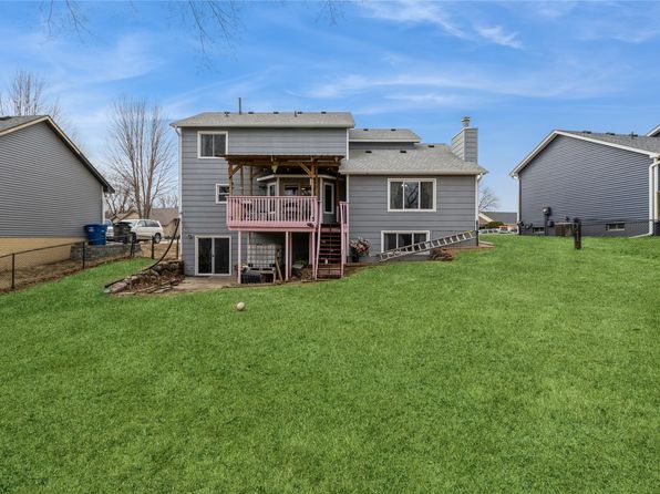 3015 Deerpath Ct, Des Moines, IA 50320