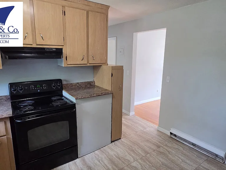5 Waldemar Ave #2 — Photo 2