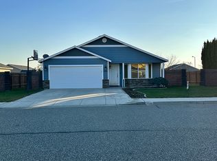 9008 Maltese Dr, Pasco, WA 99301