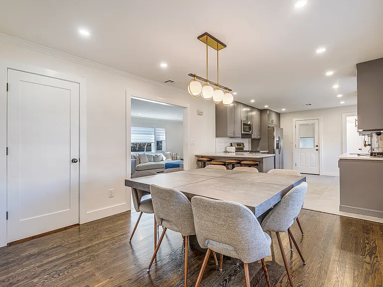 349 Hollywood Ave — Photo 10
