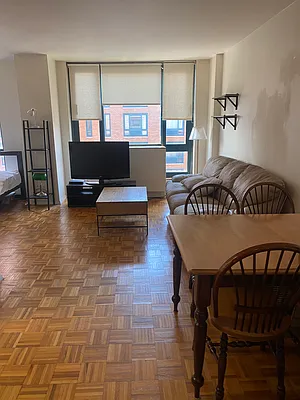 Rented by R New York | media 7