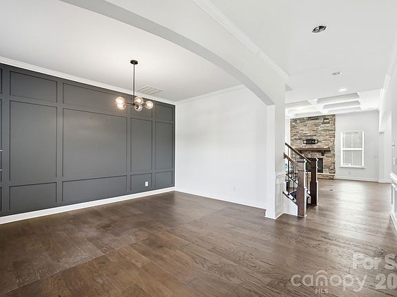 4th image of 102 Chadderton Way