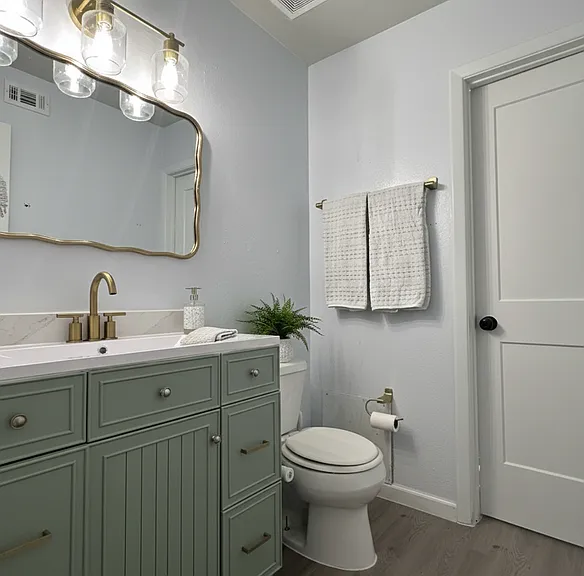 602 Lakeview Cir SE #H — Photo 15