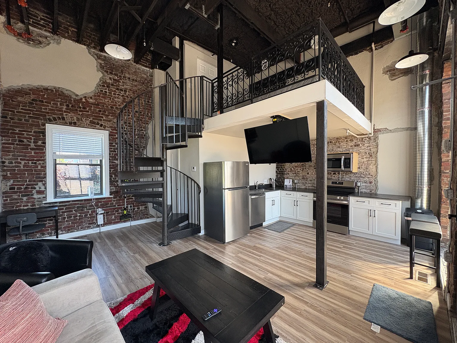 1018 Missouri Ave — Photo 3
