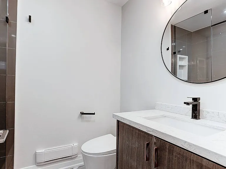2071 Keele St #LOWER — Photo 13