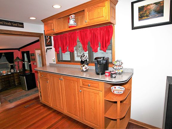 4th image of 15024 Mission Ave
