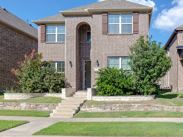 5313 Basham Ln — Photo 3