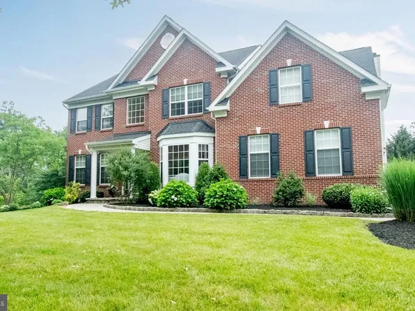 4 Marshall Ct, Glen Mills, PA 19342