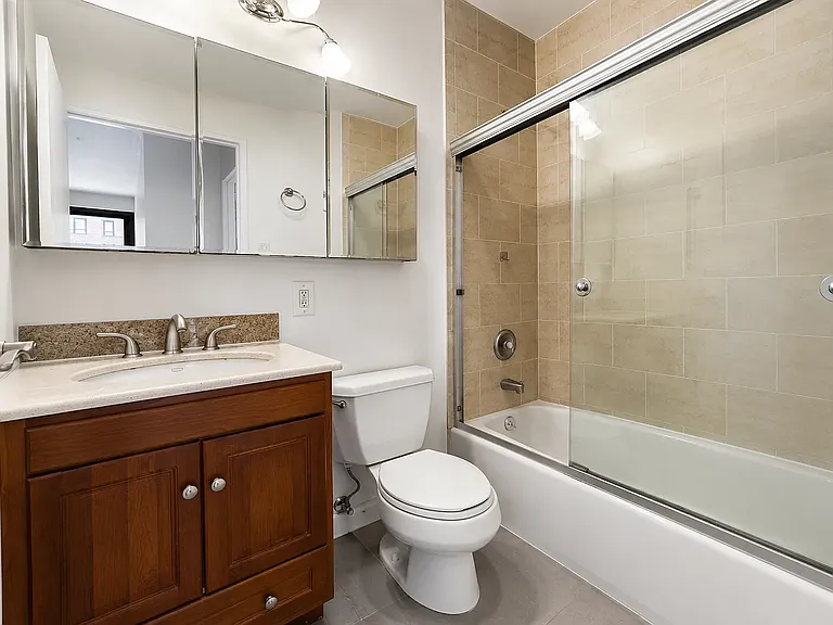 213 E 37th St #8F — Photo 9