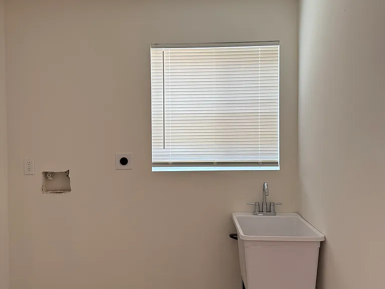 132 W Center St — Photo 17