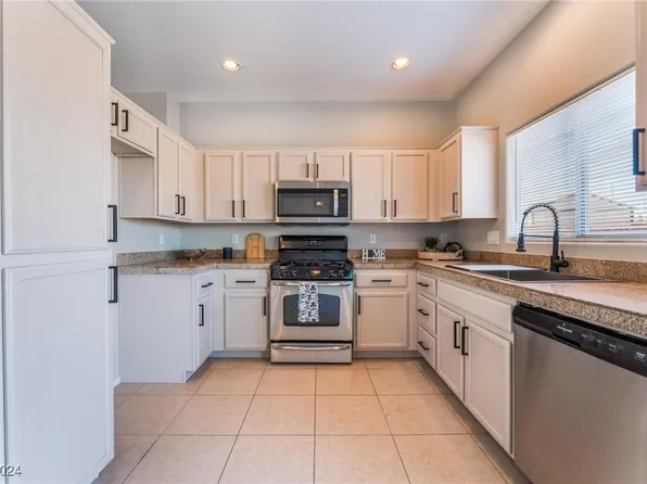6239 Legend Falls St, North Las Vegas, NV 89081