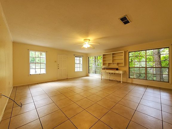 3rd image of 1529 Shelton Dr