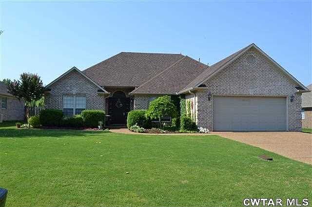 1st image of 18 Lennox Village Dr