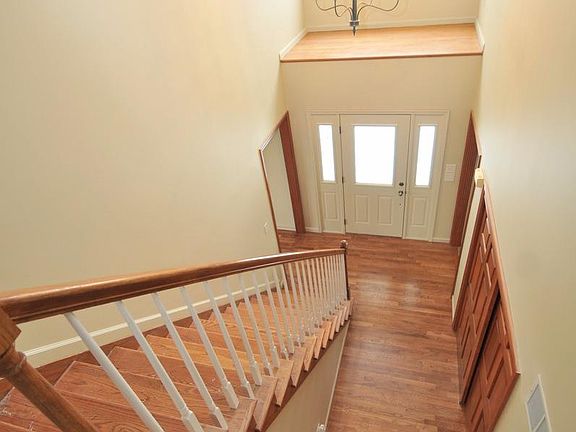 3rd image of 835 Abbot Dr