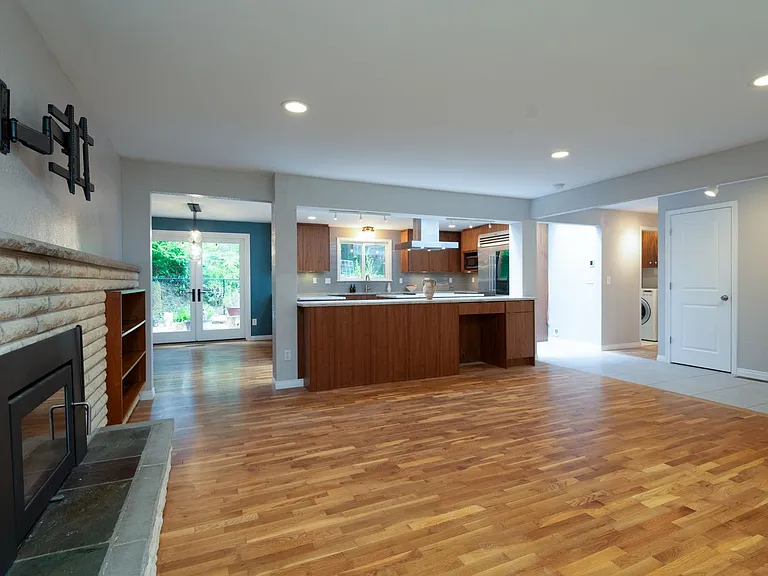 15931 SE 41st Pl — Photo 19