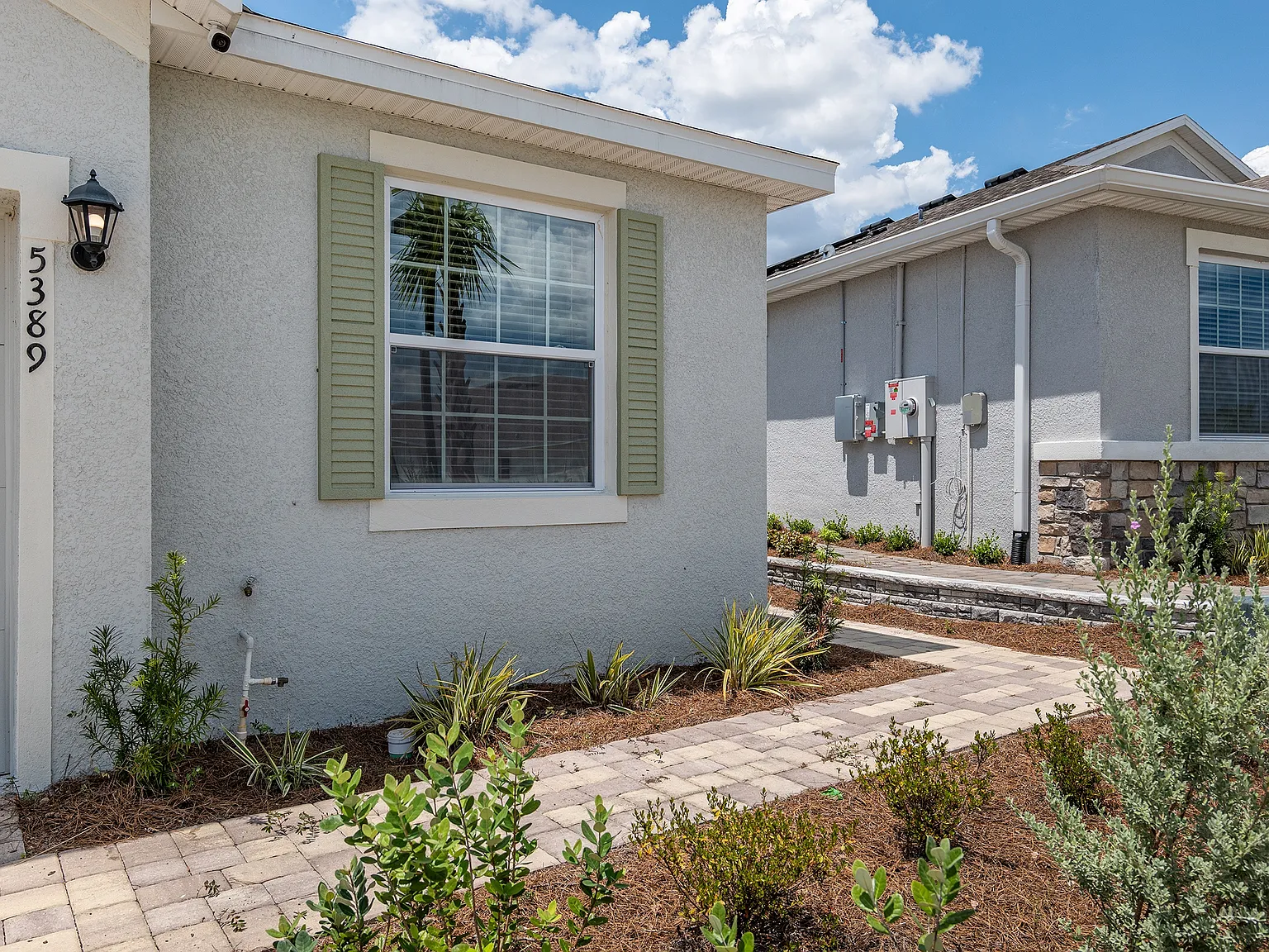 2 bed, 1565 sqft, $2,300 — Photo 3