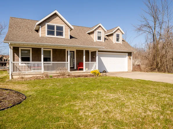 8659 Heron Ct, Watervliet, MI 49098