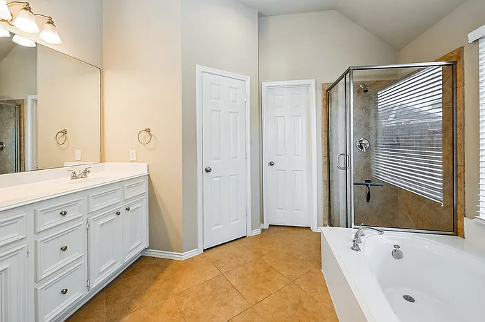 10910 Brighton Gardens Dr — Photo 10