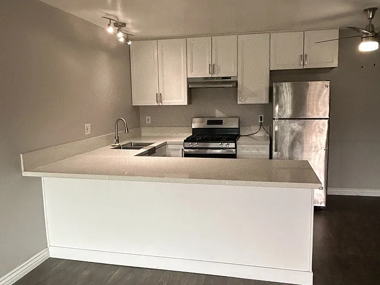 The Atherton Apartments — Photo 20