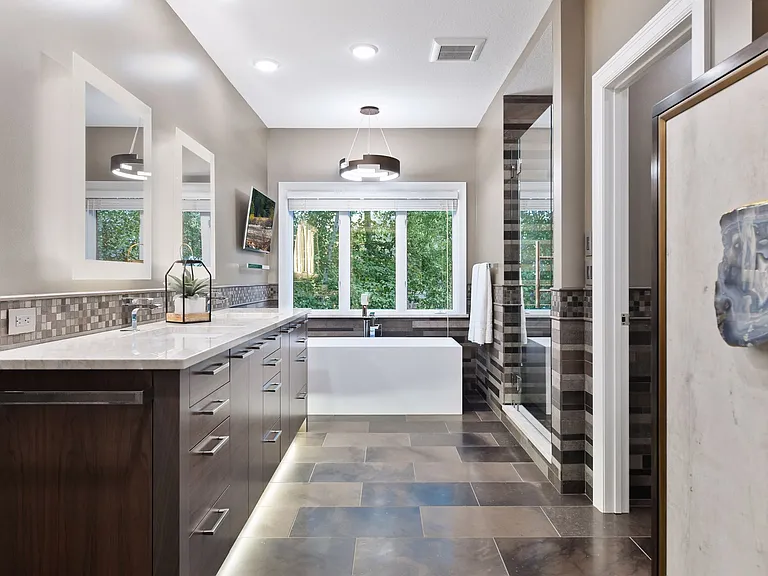4390 Trillium Ln W — Photo 17