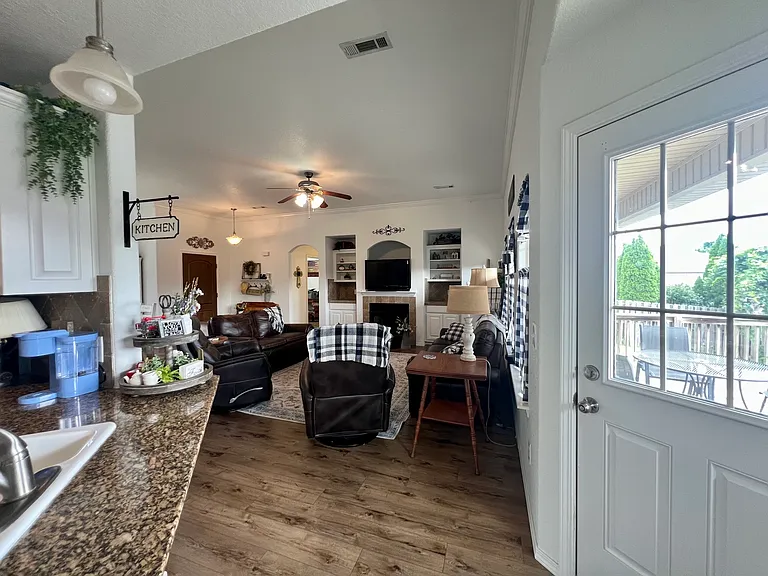 800 Sienna Dr — Photo 9