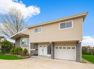 9848 N Glendale Ln, Niles, IL 60714