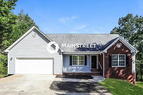 2207 Clarendon Ct NE Photo 1