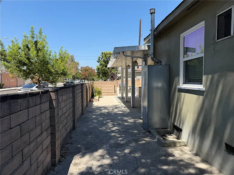 3017 W Victory Blvd — Photo 18
