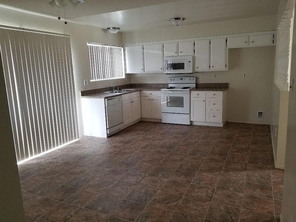 2nd image of 2805 N Half Moon Dr APT B