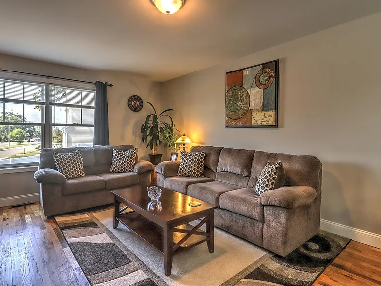 328 Meadowside Rd — Photo 13