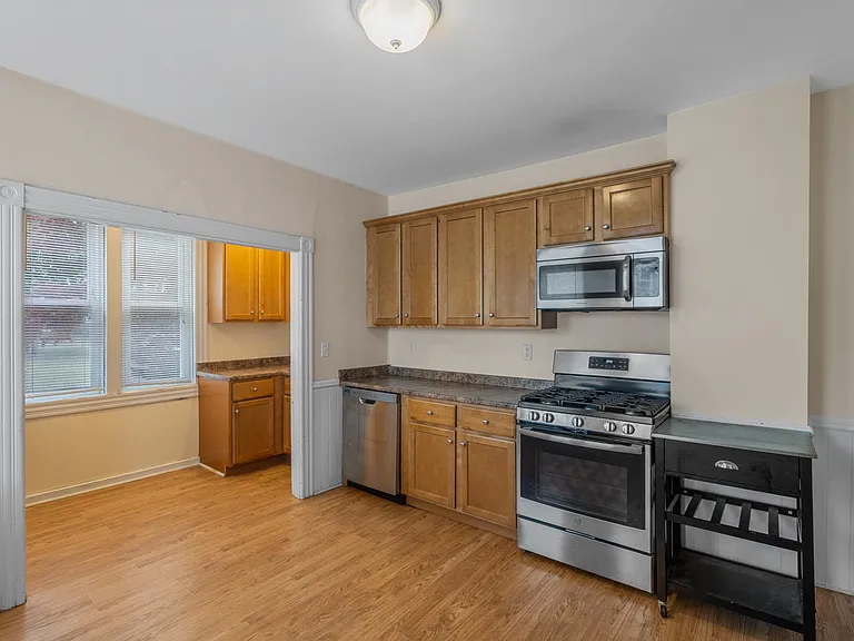 12 Lincoln Ave — Photo 4