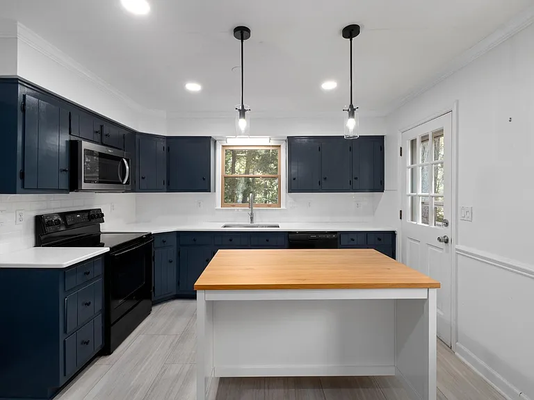 3804 Zenith Pl — Photo 9