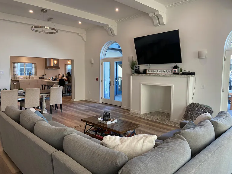 626 Landfair Ave #11 — Photo 10