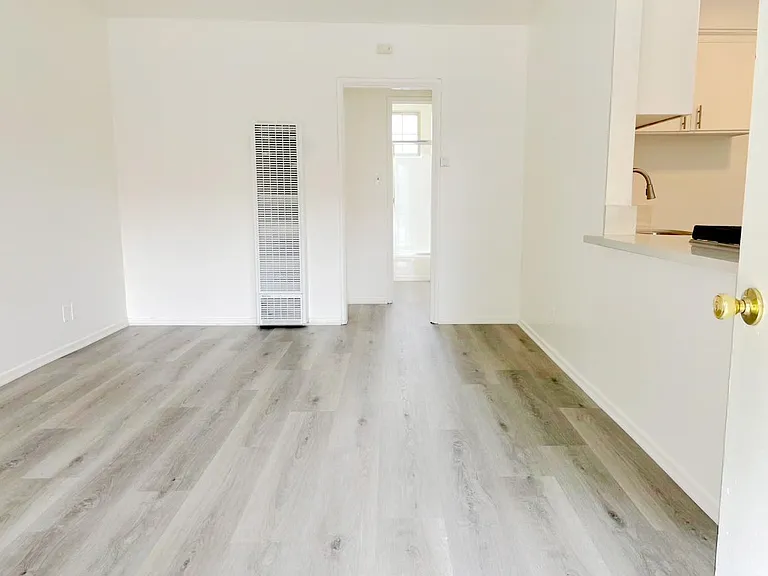 2903 Kenwood Ave #4 — Photo 7