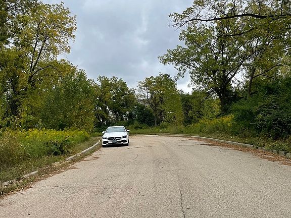 4th image of 14 Chateau Dr Lot 1