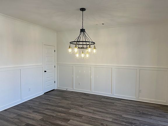 4th image of 5296 Buttercup Ln