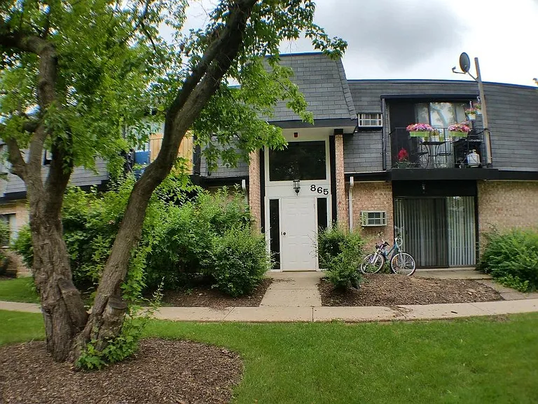 865 Westmoreland Dr #17 — Photo 1