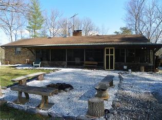 128 Cane Crest Cir, Fairview, NC 28730