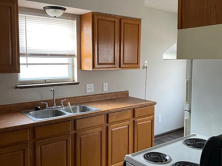 4432 W Bellview Dr — Photo 3