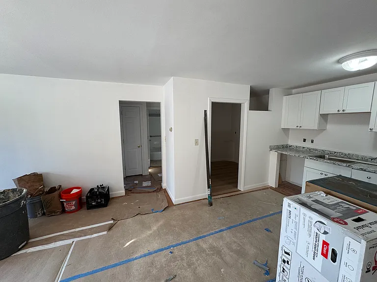 300 Main St #10 — Photo 3