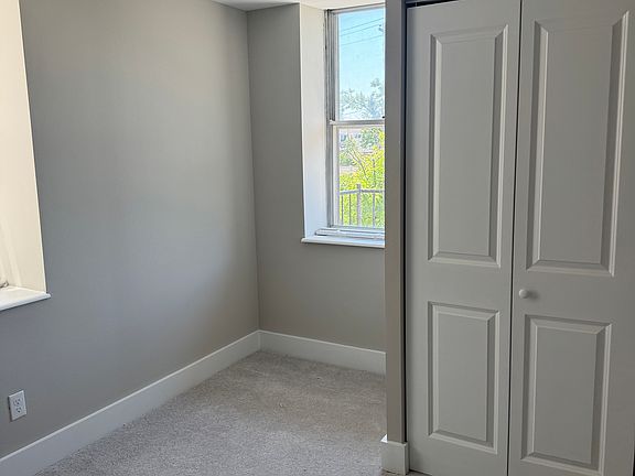 4th image of 5630 Pershing Ave #25