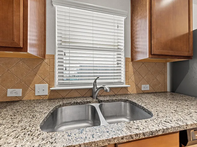 411 Tascate St — Photo 10
