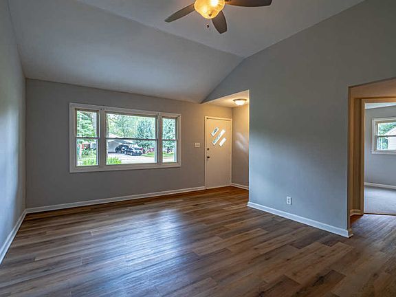 5th image of 7102 Rainbow Dr
