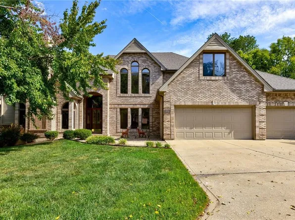 71 The Woodlands Dr, Kansas City, MO 64119